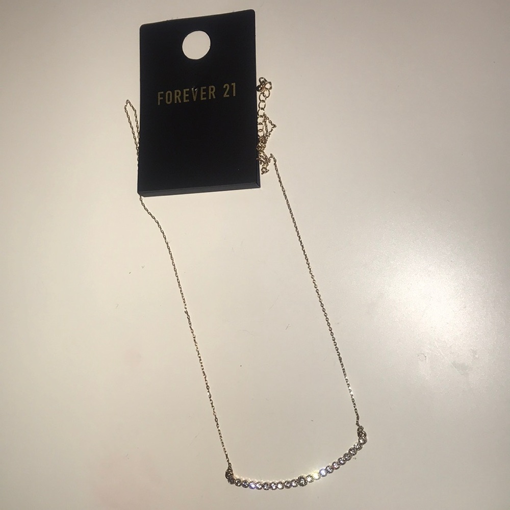 Silver, dainty, brand new necklace